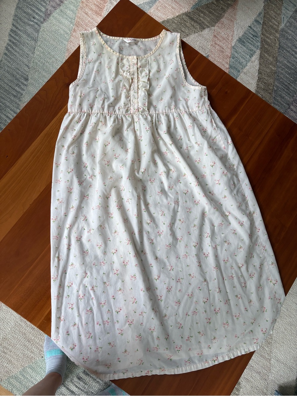White Floral Sleeveless Nightgown